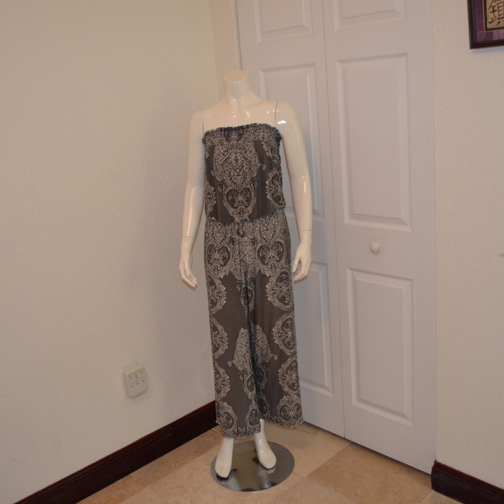 Gray paisley jumpsuit INC medium - Picture 5 of 8